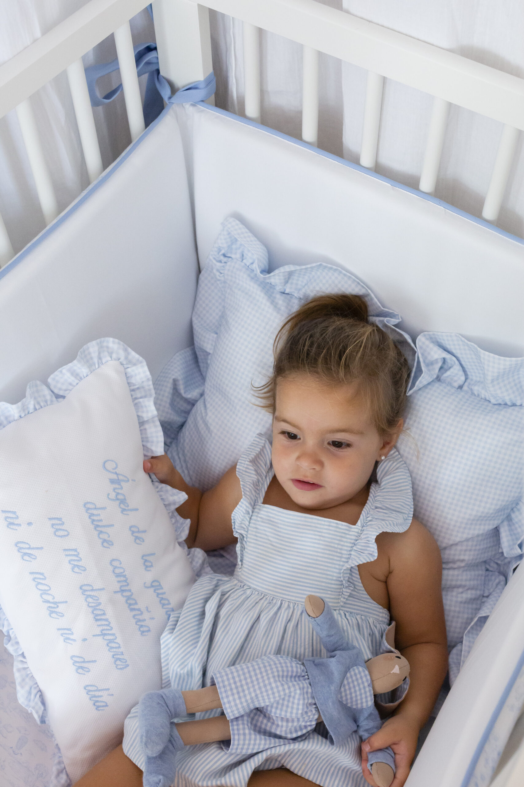 Cojín protector o chichonera de cama para bebés